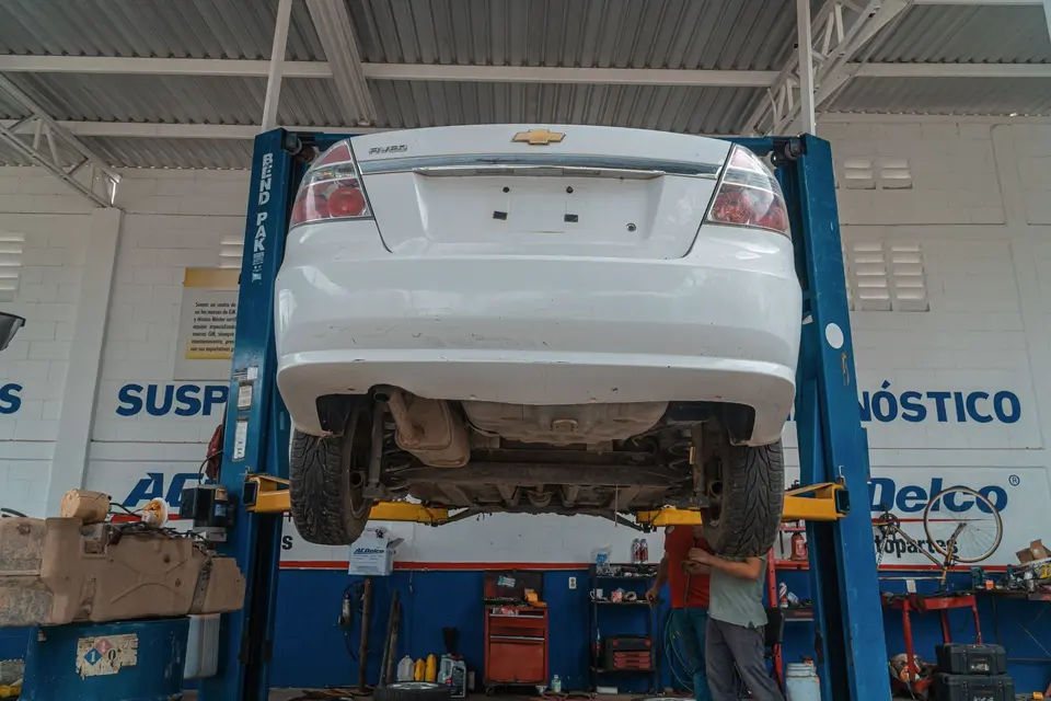 Pistonlu Oto Bakım — Oto servis